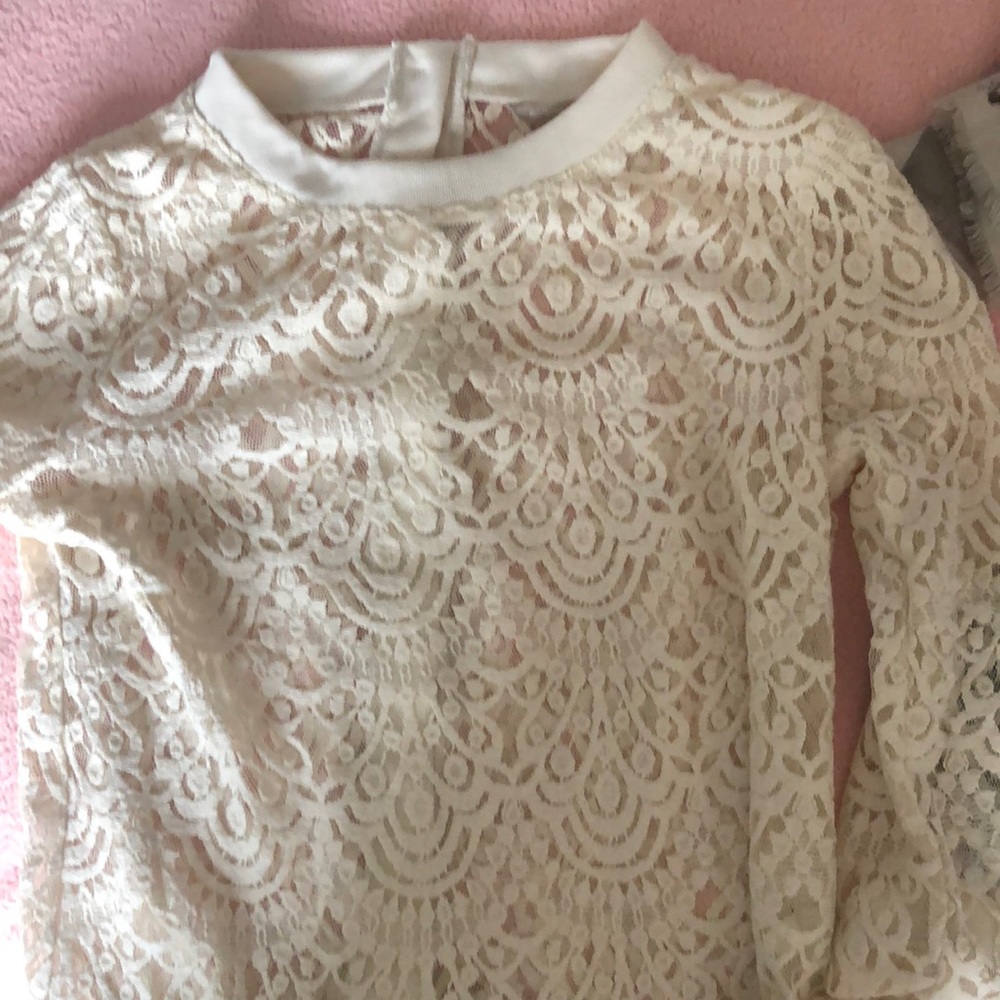 Banana republic lace top with button back. Size M
